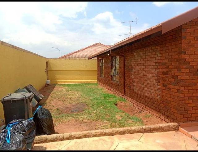 3 BEDROOM HOUSE FOR SALE IN PROTEA GLEN